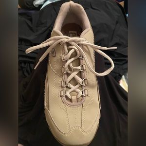 Women’s shoes. 9 1/2